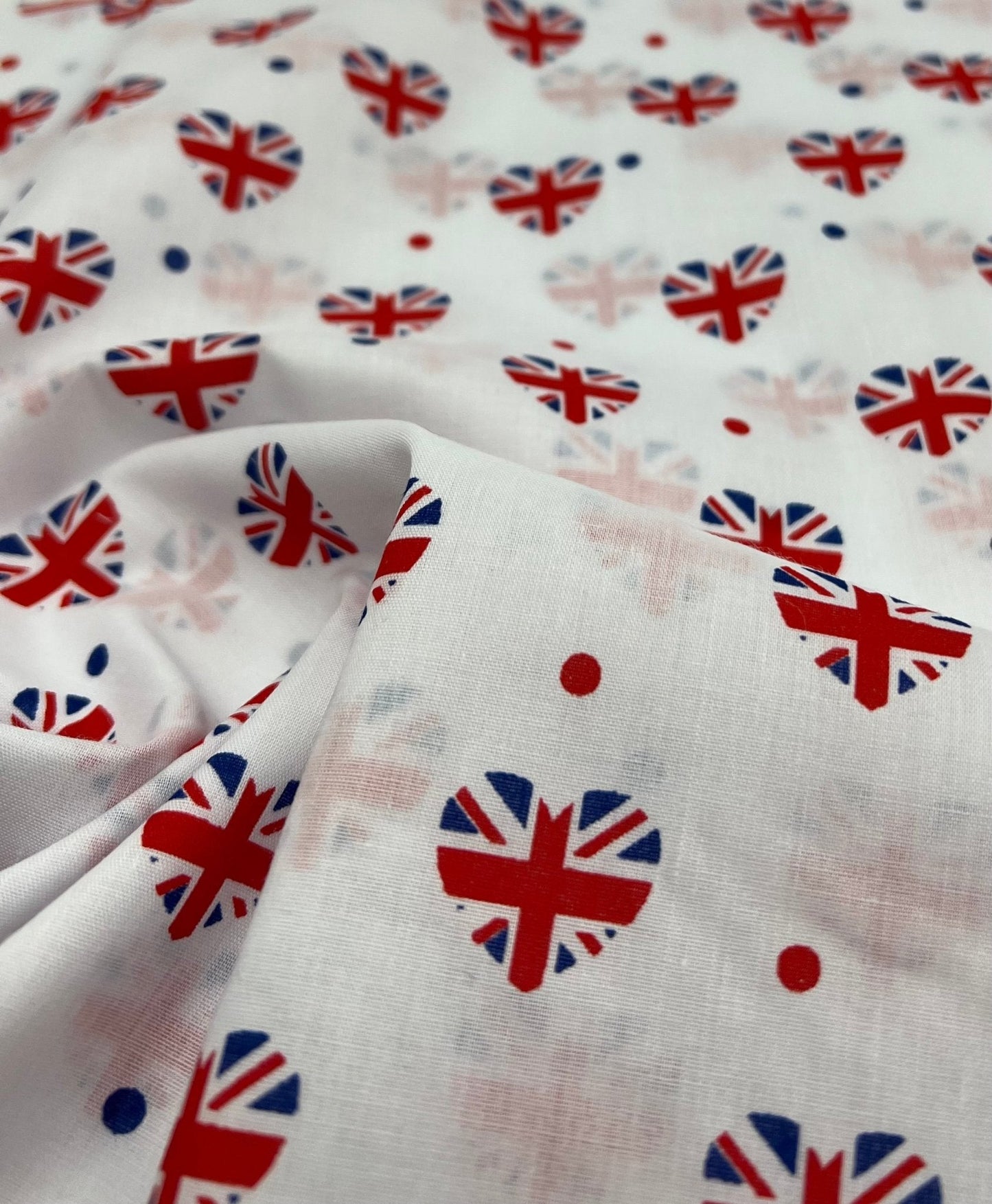 British Hearts Printed Polycotton 90 GSM 80/20 44 Inch Non Stretch
