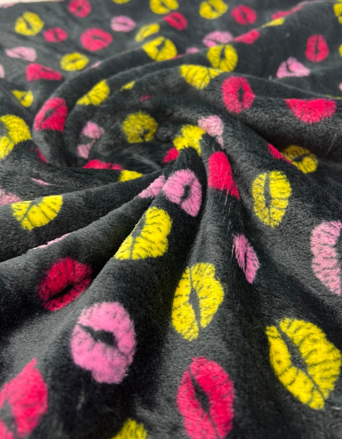 Bubs Lips Cuddle Fleece Fabric Blanket Loungewear
