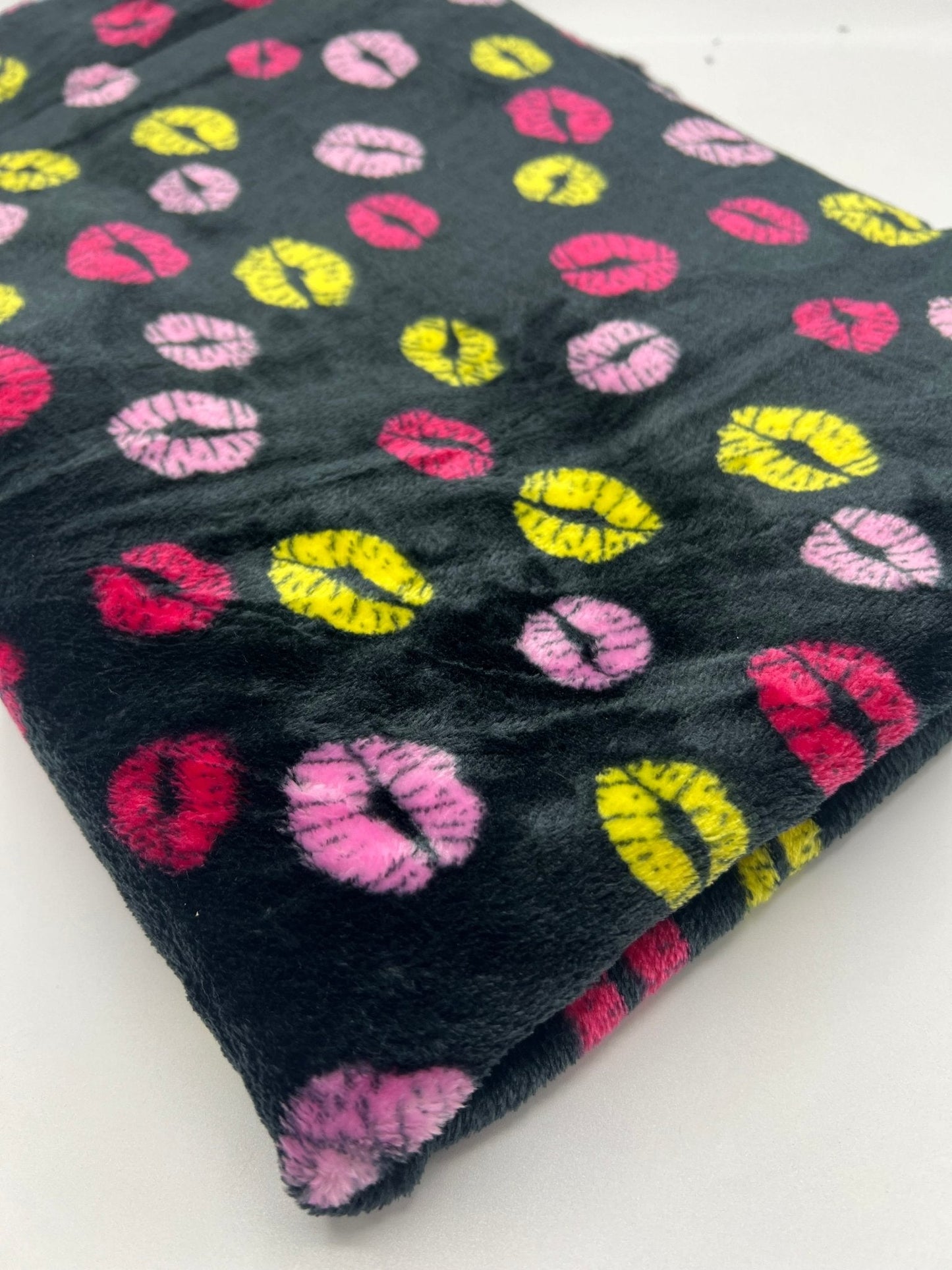 Bubs Lips Cuddle Fleece Fabric Blanket Loungewear