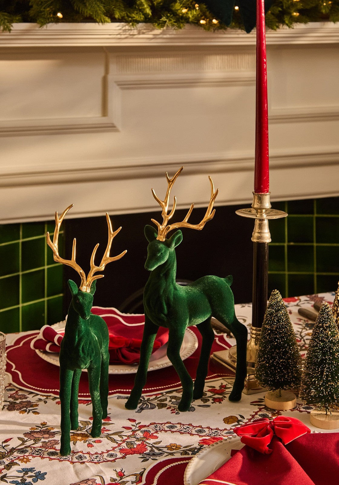 Aurora Medium Slender Taper Candles - Red