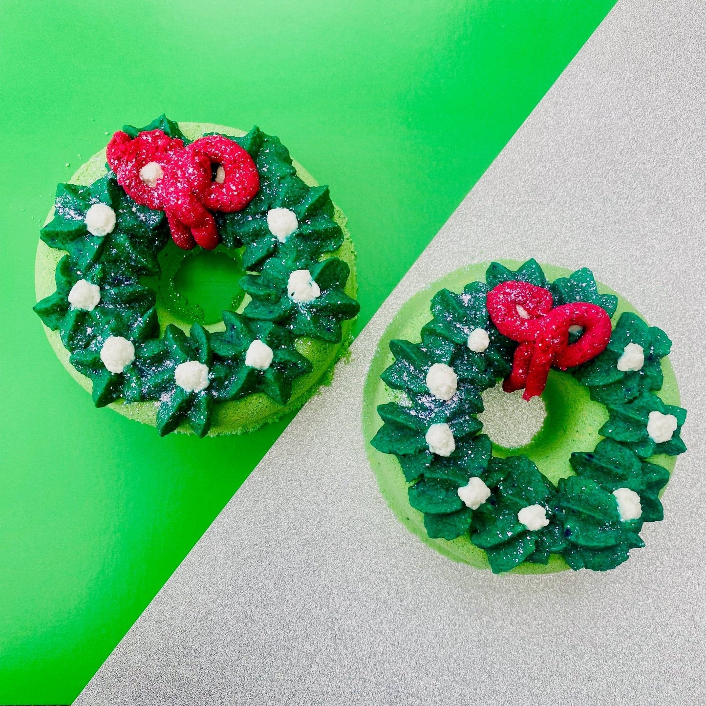 Christmas Wreath Topped Bath Bomb