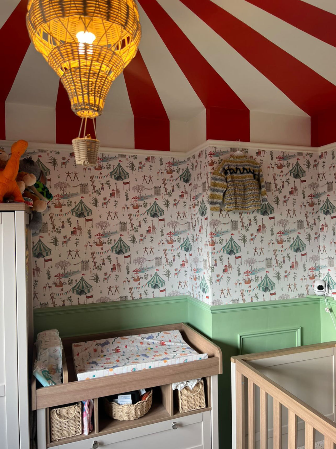 Anti-Roll Wedge Baby Changing Mat - Circus