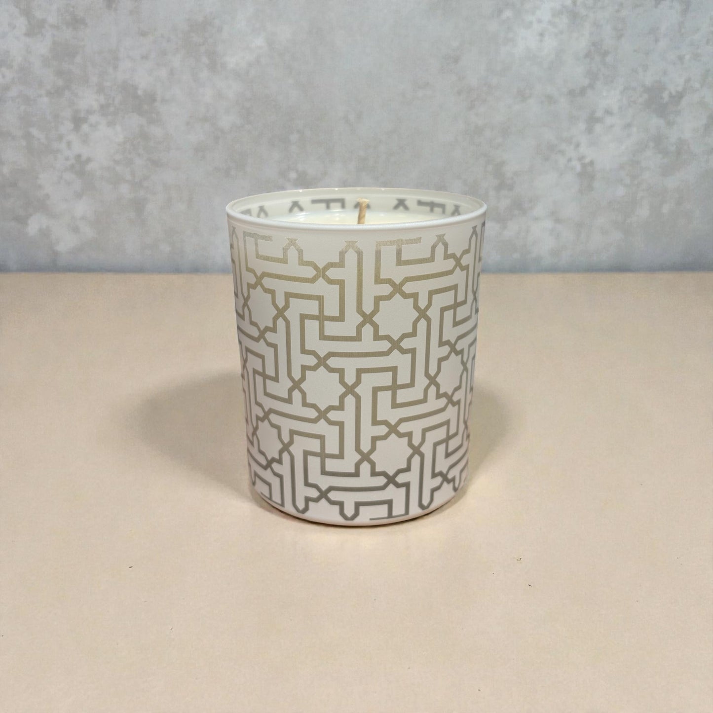 Citrus & Oud – Luxury Soy Candle (30cl)