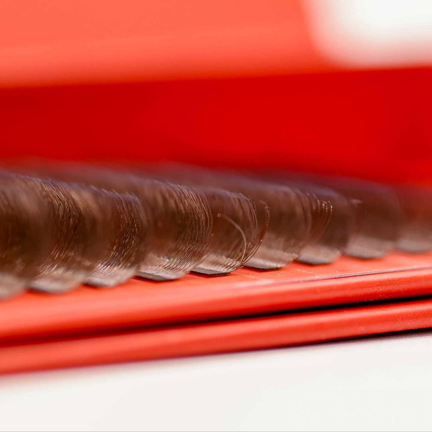 Brown 6D Clover Lashes – 16 Row Single Length Trays