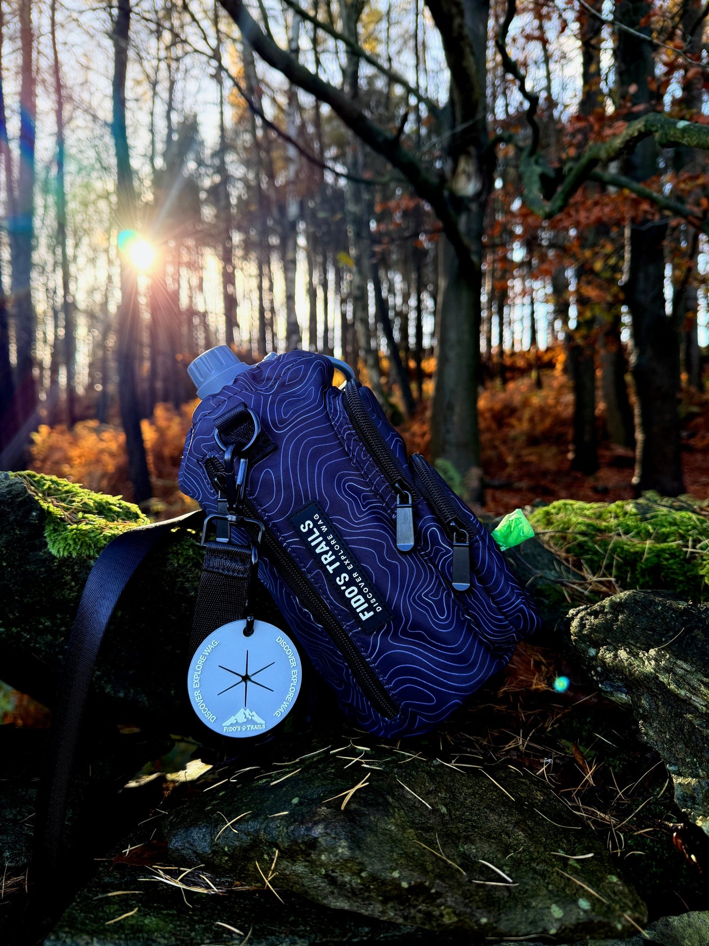 Contour Trail Bottle Bag – Crossbody Dog Water Bottle Bag