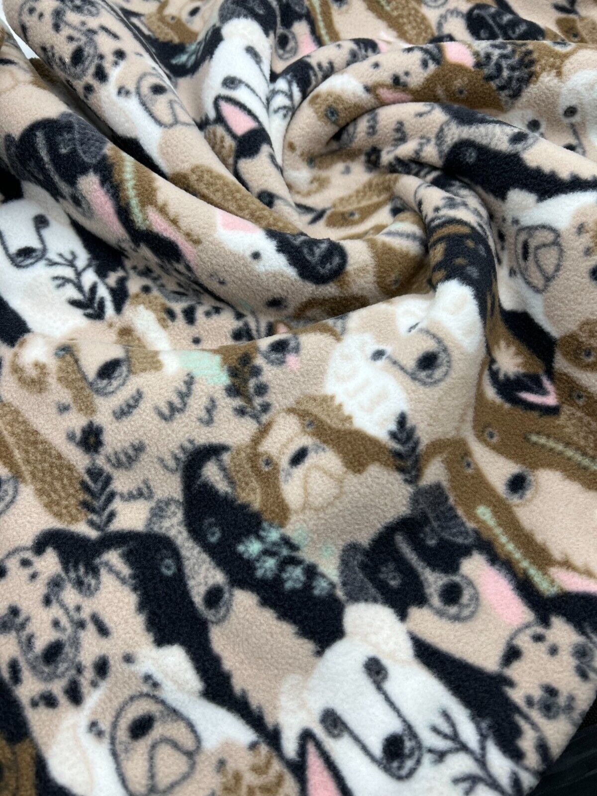 Cute Dogs Printed Anti-Pil Polar Fleece Fabric Blanket Loungewear
