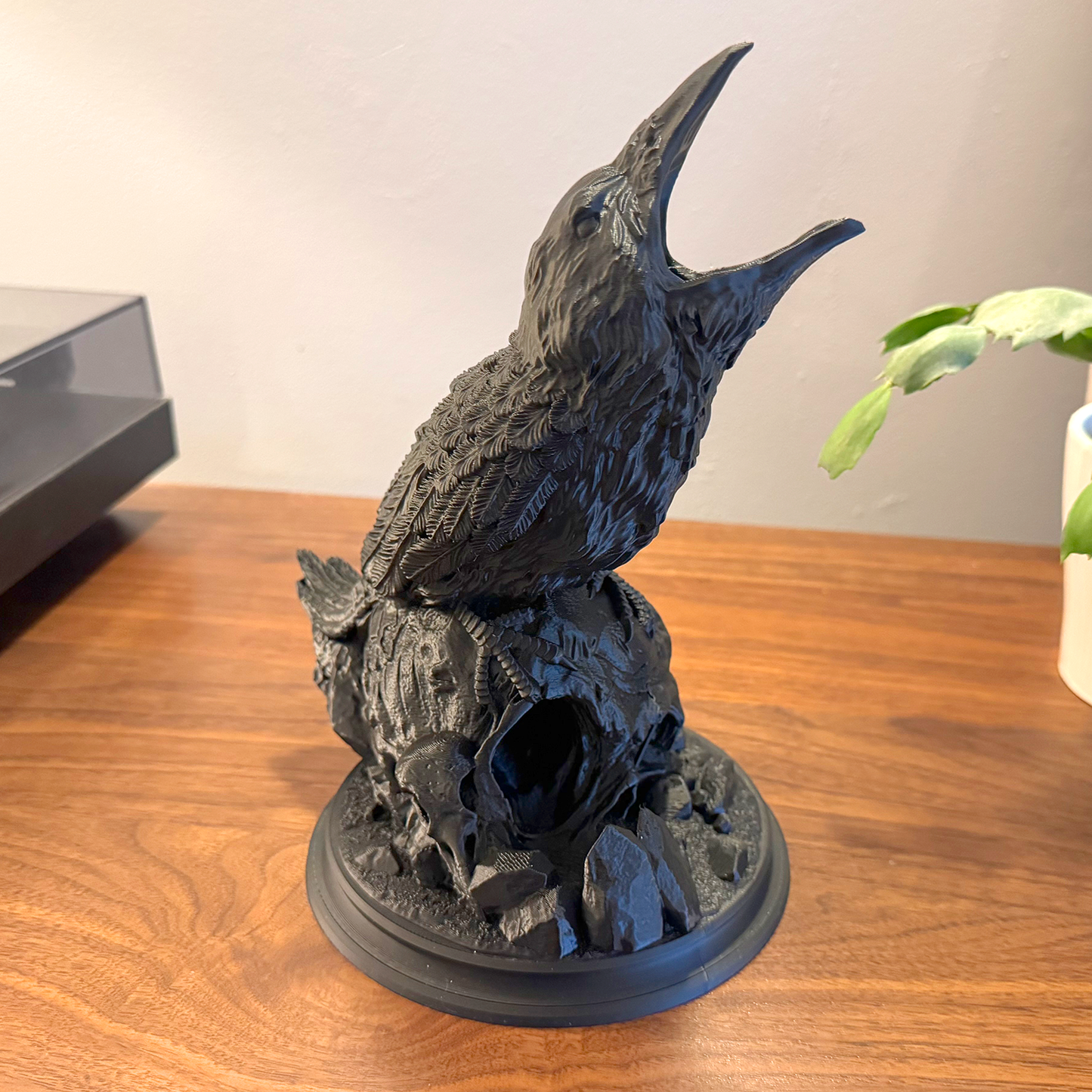 Crow Dice Tower: Soar Your Rolls to Victory!