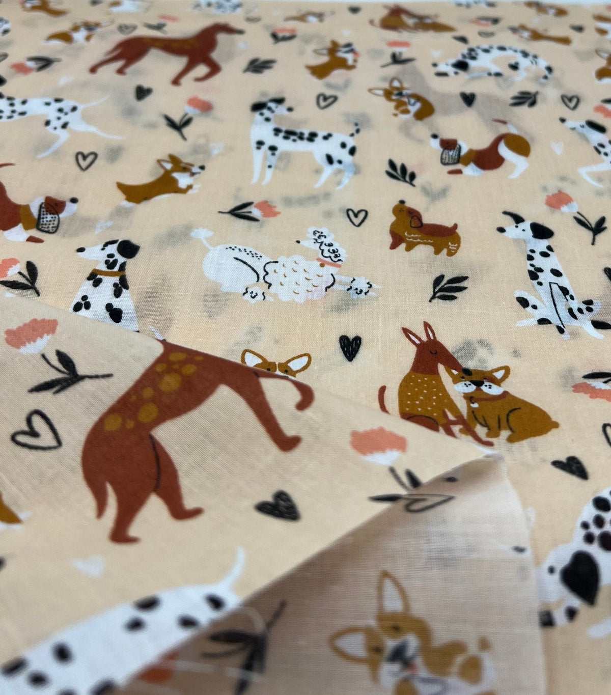 Dogs Daisies Printed Polycotton 90 GSM 80/20 44 Inch Non Stretch