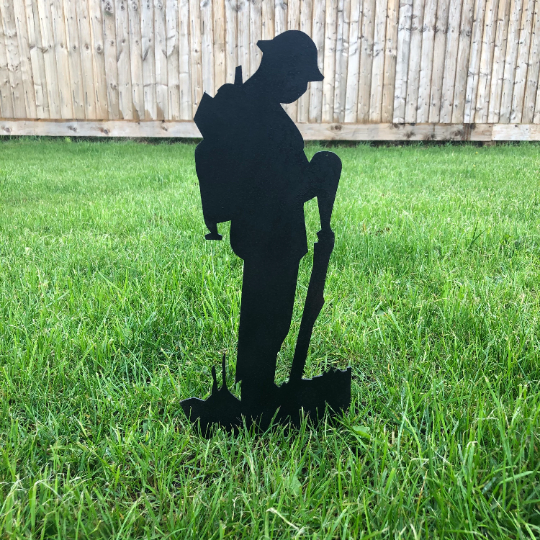 Small Metal Soldier Garden Decoration - Black