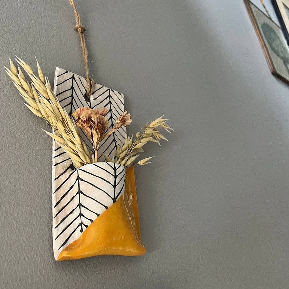 Mustard Herringbone Ceramic Hanging Vase