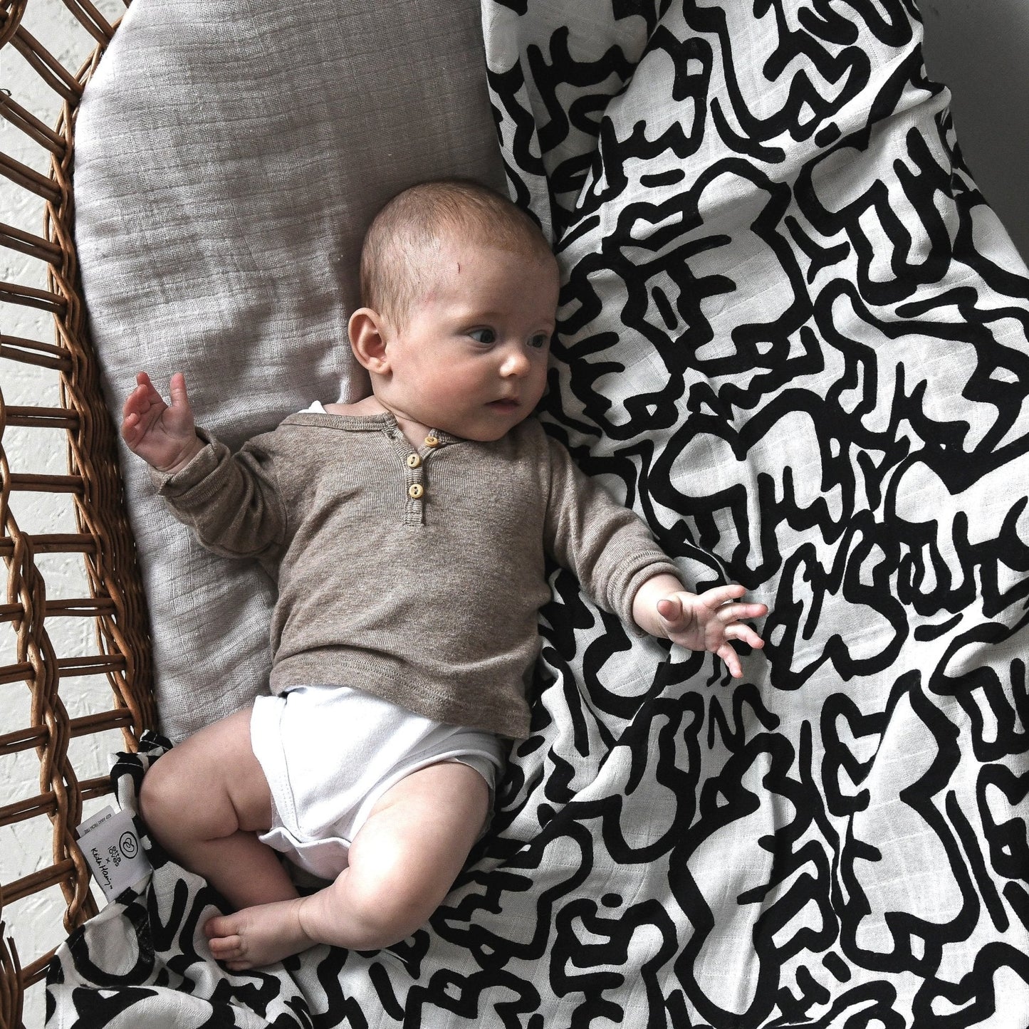 ETTA LOVES x KEITH HARING MUSLIN BLANKET - reversible - birth to 12 months