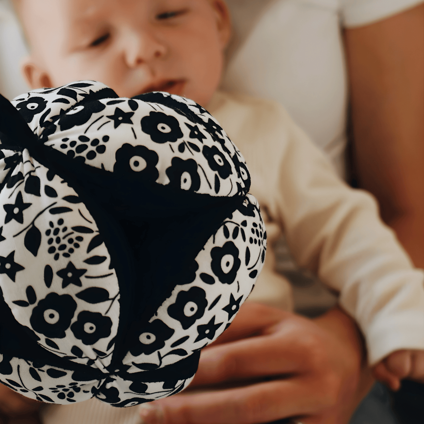 ETTA LOVES x LIBERTY – Sensory Grasp Ball - Suitable from birth