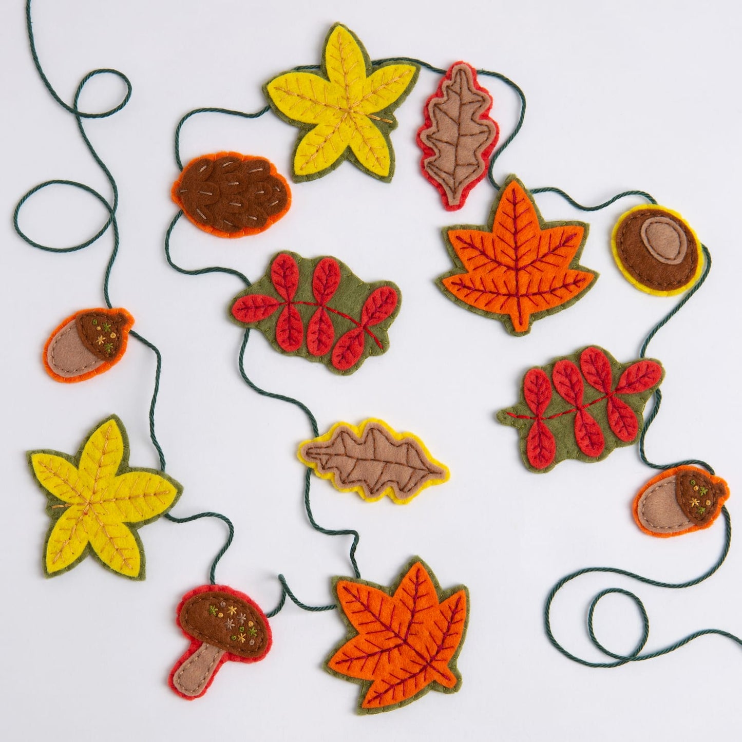 Autumn Garland Fall Leaves Felt Craft Kit for Beginners