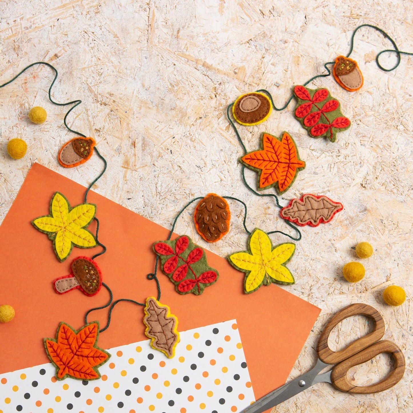 Autumn Garland Fall Leaves Felt Craft Kit for Beginners