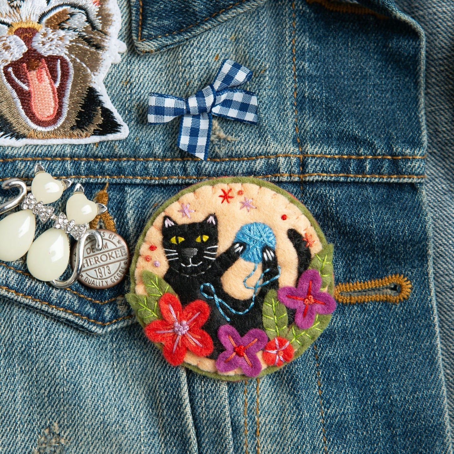 Black Cat Felt Craft Brooch Kit for Beginners