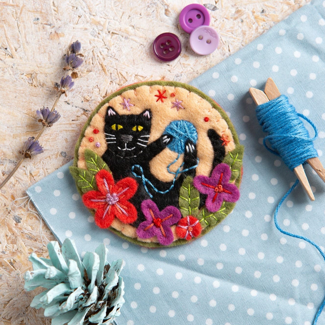 Black Cat Felt Craft Brooch Kit for Beginners