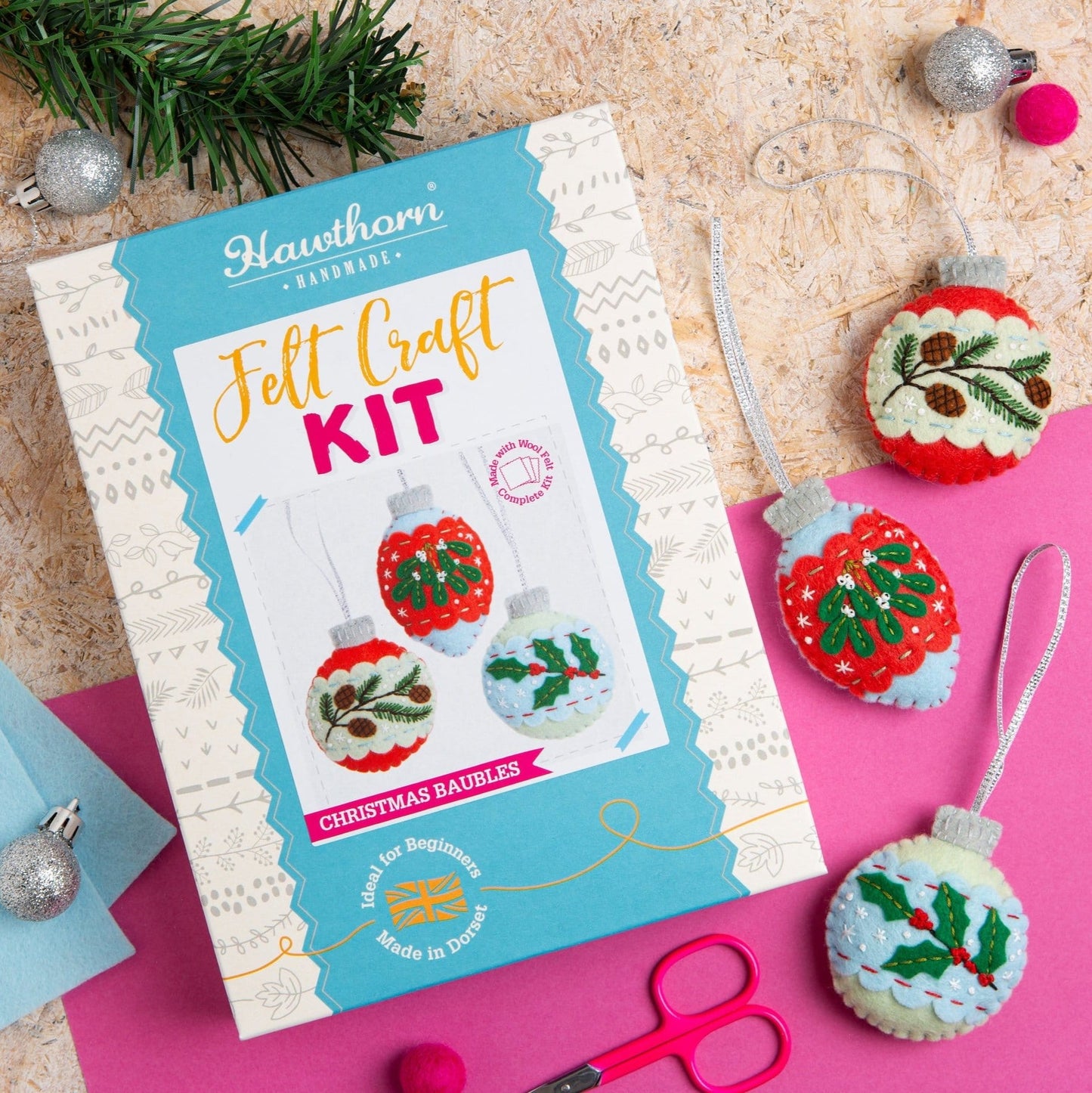 Christmas Baubles Felt Craft Decoration Kit for Beginners