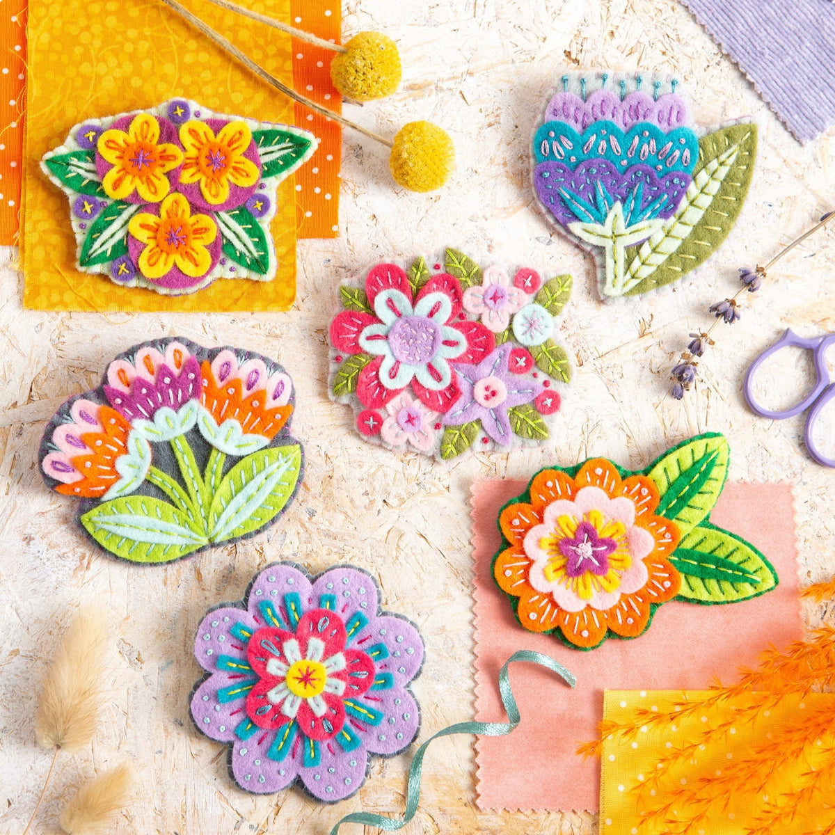 Marianne Flower Felt Craft Brooch Kit for Beginners