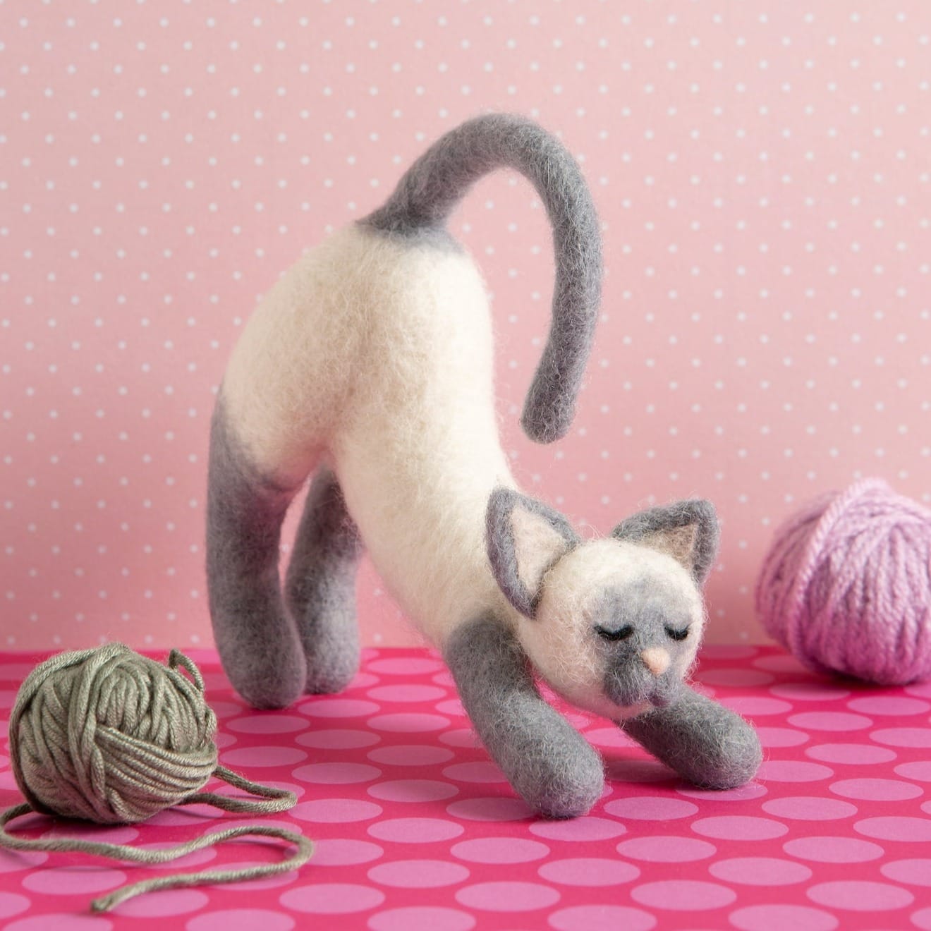 Stretching Cat Needle Felting Kit for Beginners