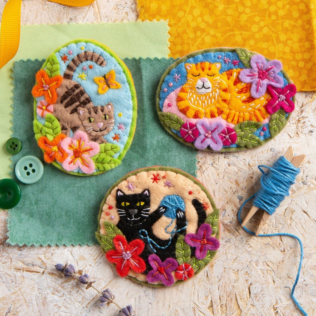 Tabby Cat Felt Craft Brooch Kit for Beginners