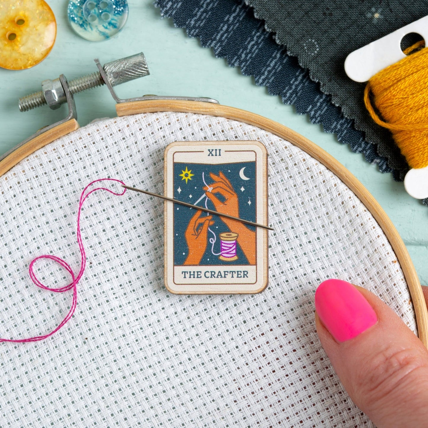 Tarot Card 'The Crafter' Magnetic Needle Minder