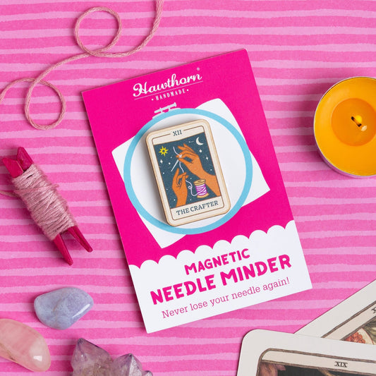 Tarot Card 'The Crafter' Magnetic Needle Minder