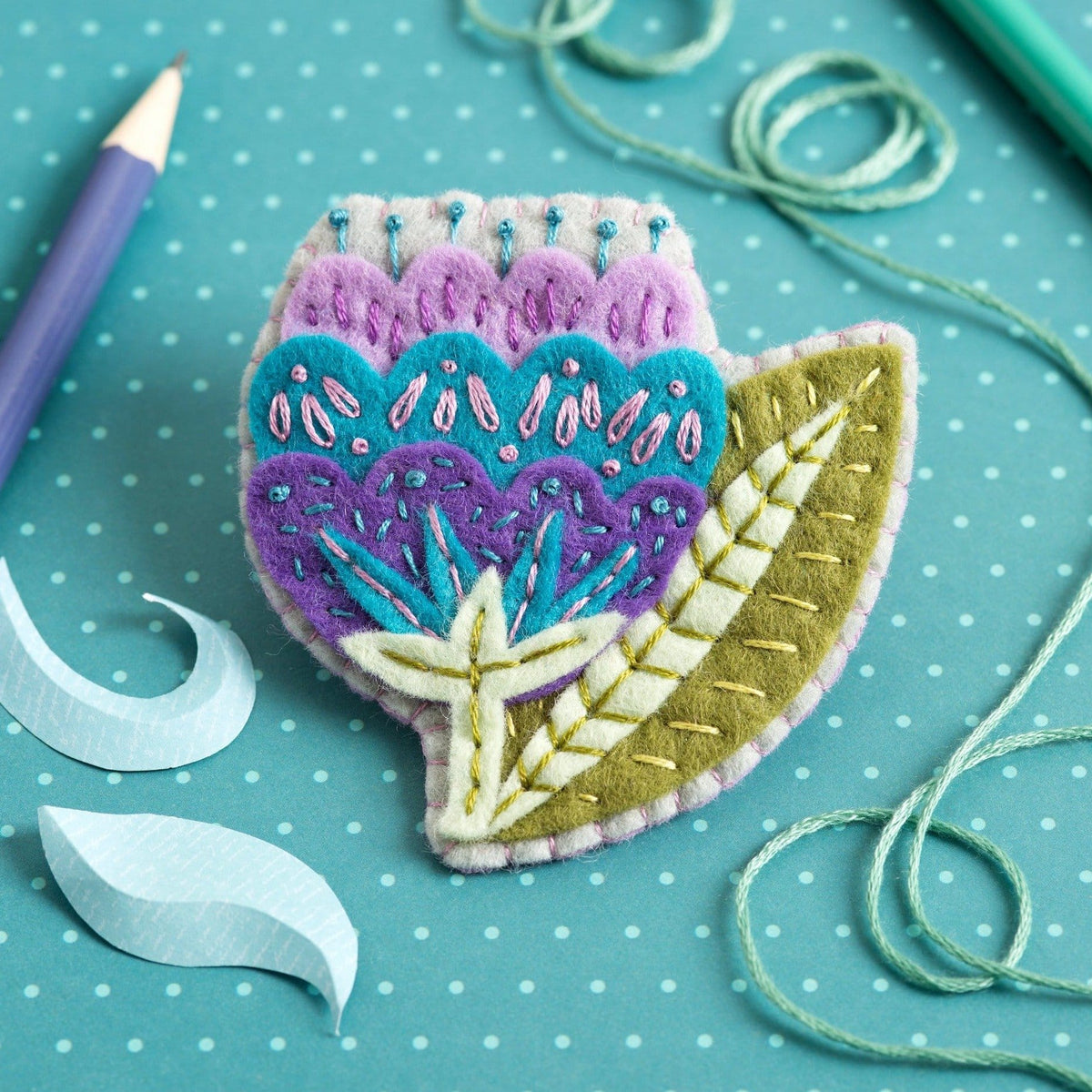 Vita Flower Felt Craft Brooch Kit for Beginners
