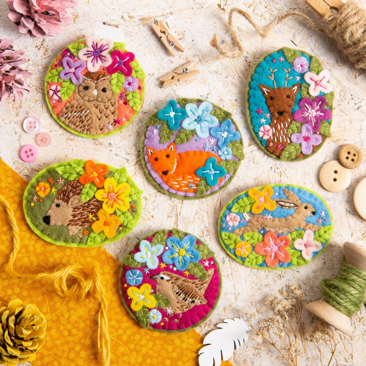 Wren Felt Craft Brooch Kit for Beginners