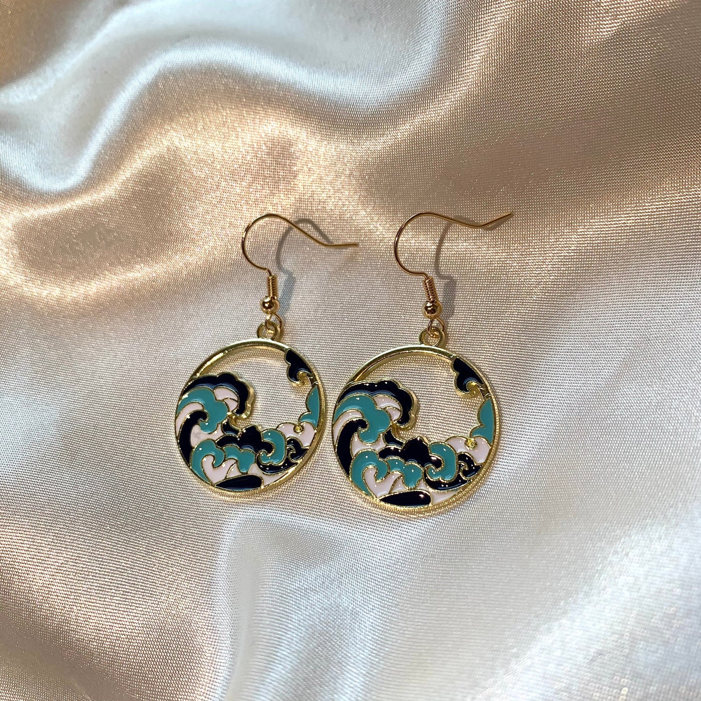 Blue ocean wave circle gold earrings