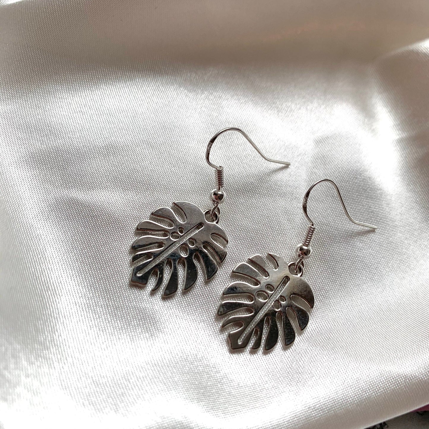Cool minimalistic silver or gold leaf dangle drop earrings