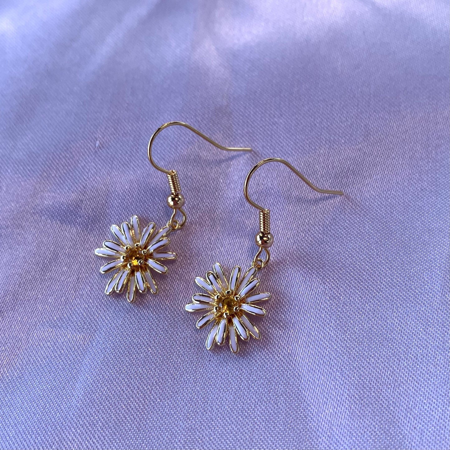 Daisy with yellow crystal dangle gold earrings