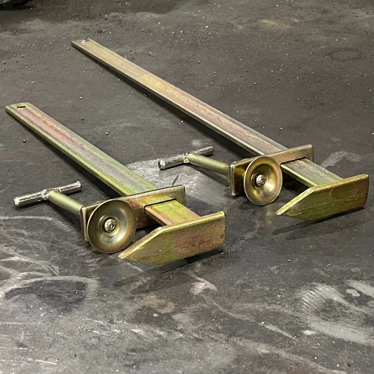 Rhinobuild External Brick Clamp - Spiked Sliding Clamp
