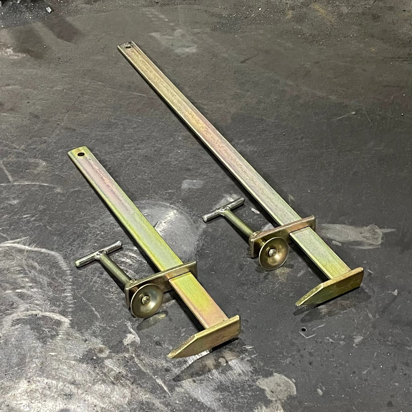 Rhinobuild External Brick Clamp - Spiked Sliding Clamp