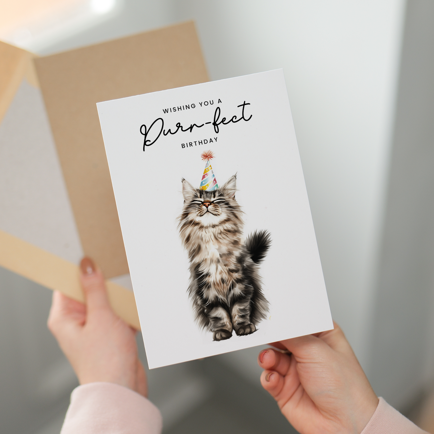 Maine Coon Cat Birthday Card – Cute Cat Lover Card with Party Hat – Purr-fect Birthday Greeting Card for Cat Owners