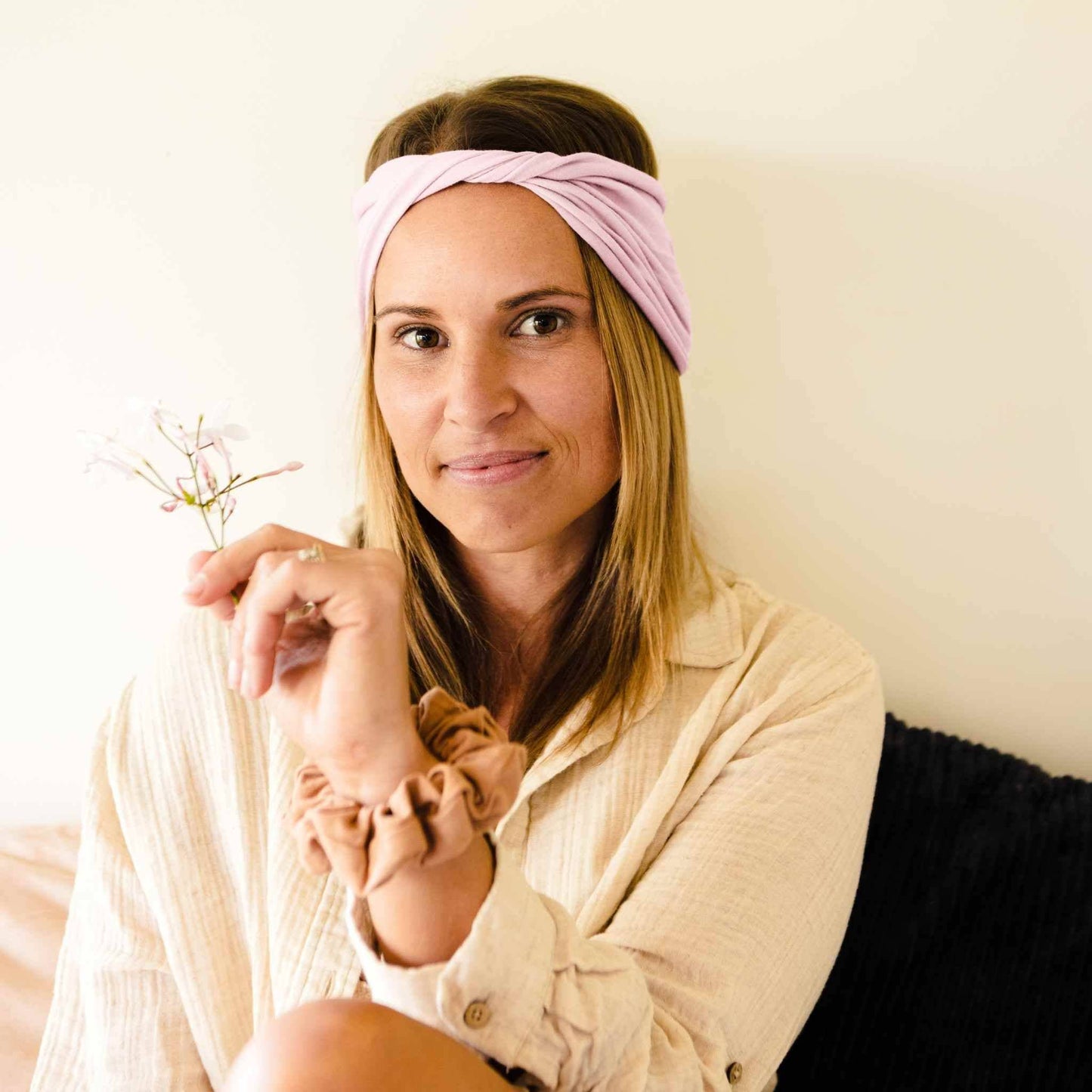 KOOSHOO Twist Headband Pink Mist – Organic Fairtrade