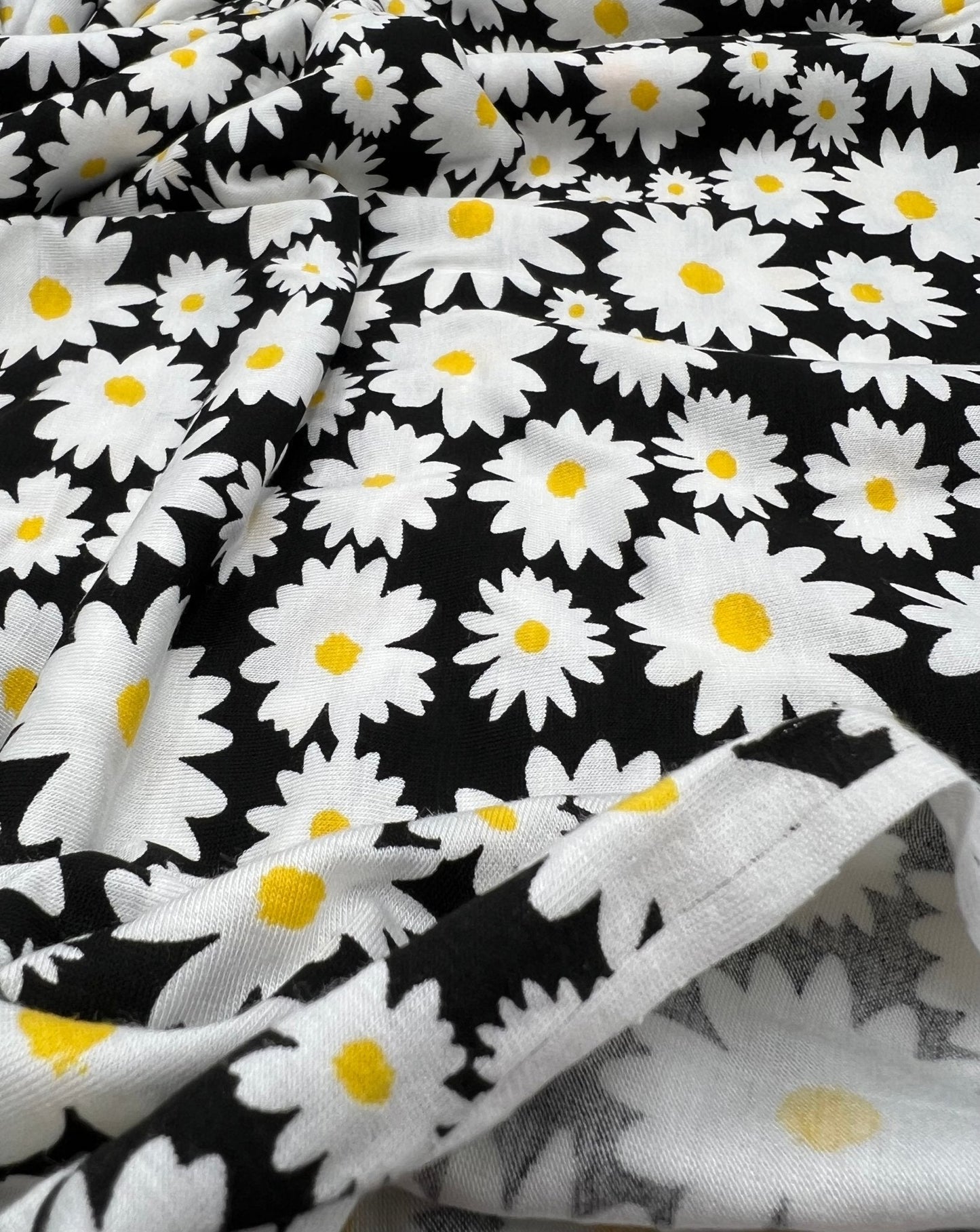 Large Daisy Print Viscose Elastane Fabric