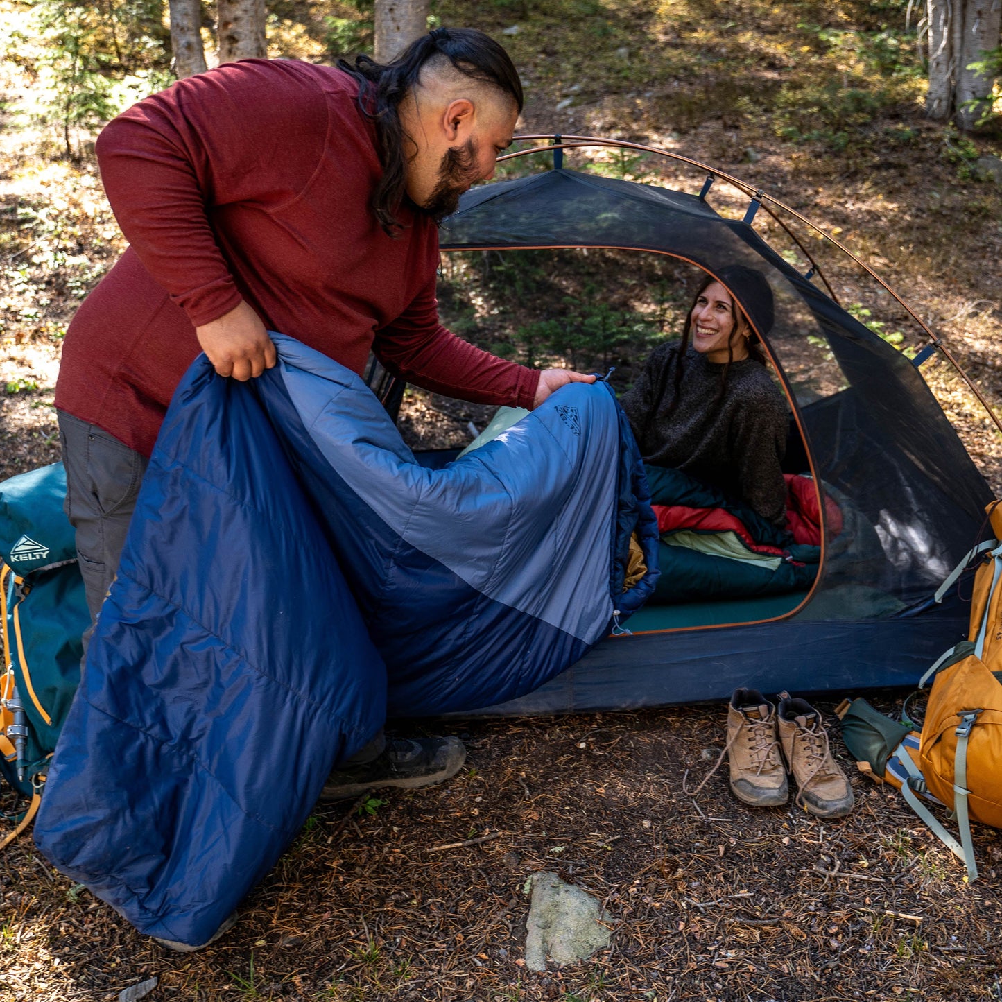 Kelty Cosmic Synthetic 20°F (-7°C) Sleeping Bag - Regular - Pageant Blue/Bering Sea/Dull Gold