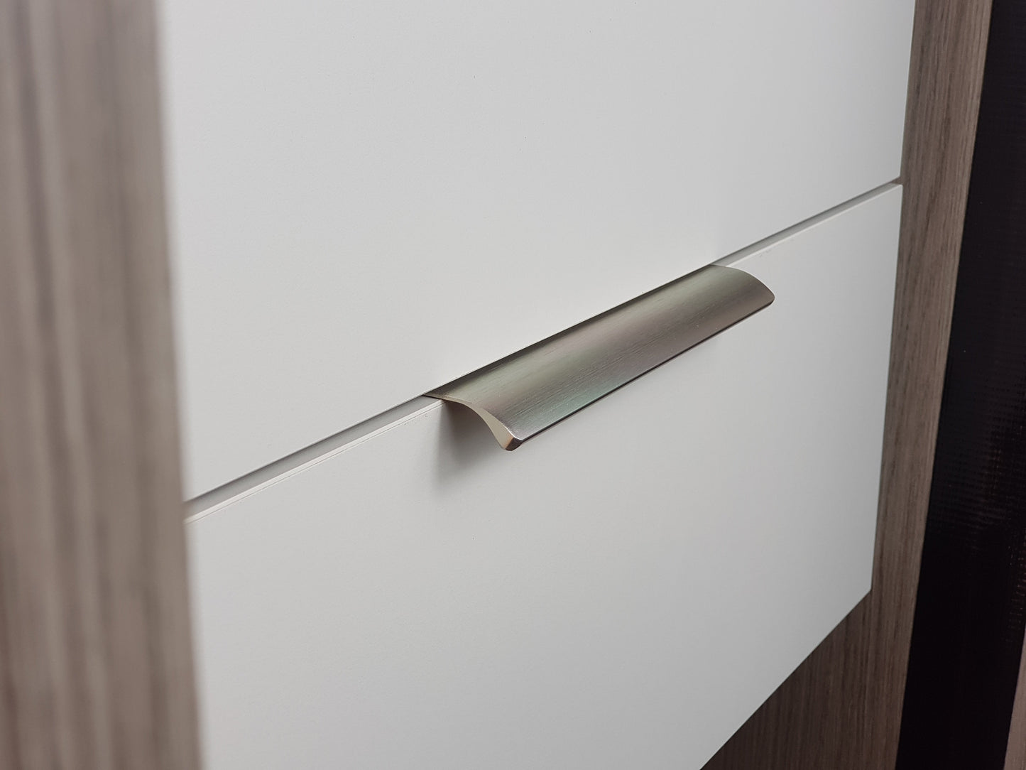M4TEC Alva Brushed Inox Bar Pull Handle – Modern Aluminium Cabinet, Drawer & Cupboard Door Pull (VD3)