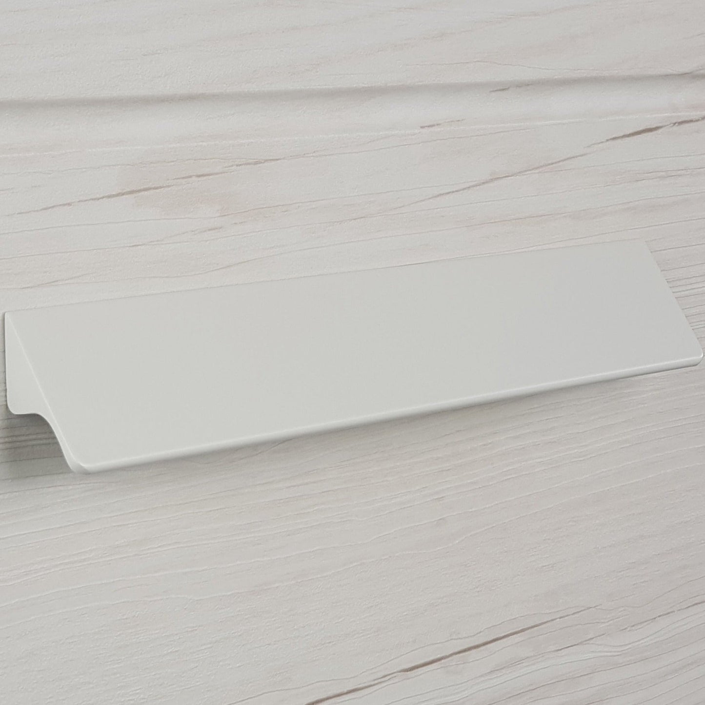 M4TEC White Bar Pull Handle – Door, Drawer & Cupboard (VE8 Dalry Series, Multiple Sizes)