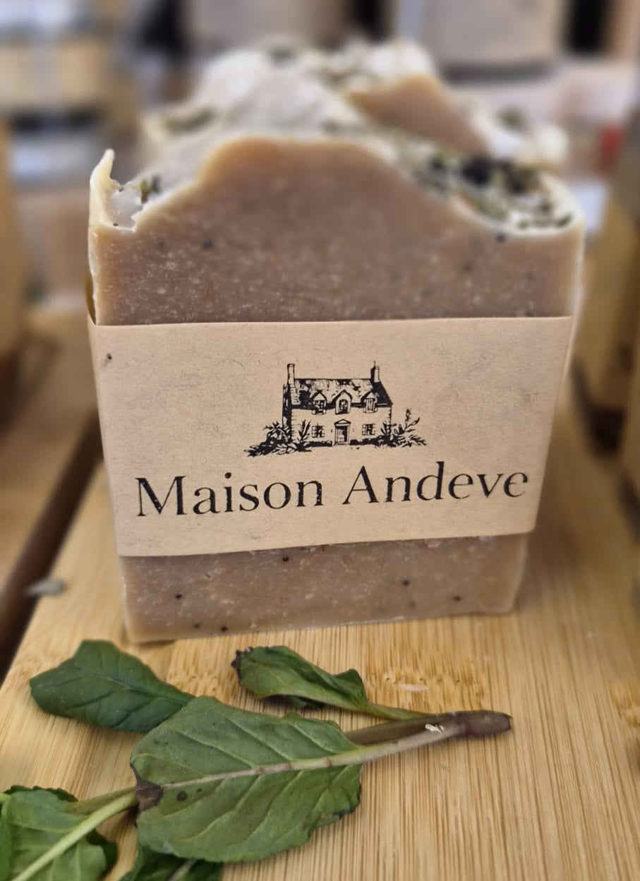 Green Tea & Mint Soap with Poppy Seeds – Natural Exfoliating Polishing Bar