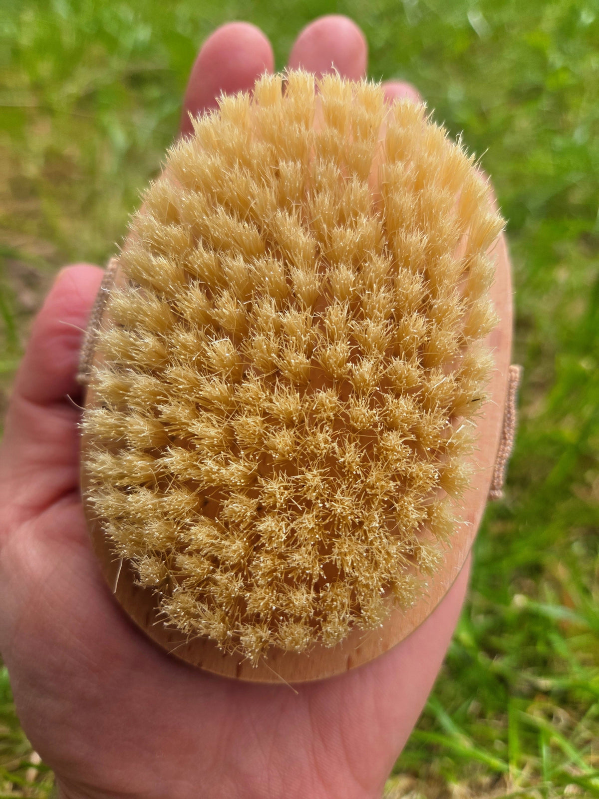 Gentle Flow Dry Brush | Natural Wooden Body Brush for Smooth Skin | Maison Andeve