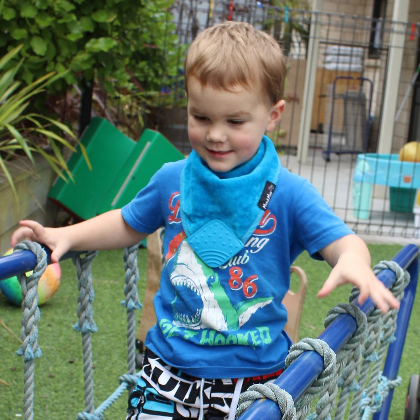 Mum 2 Mum Teething Bandana Wonder Bib - Six Colours