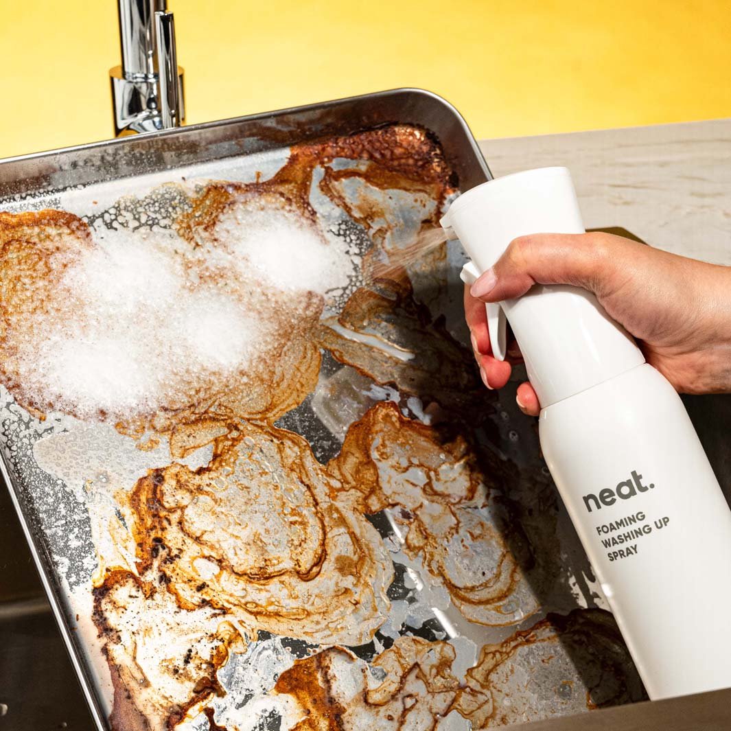 Neat Foaming Washing Up Spray Starter Pack & Refill – Mango & Fig