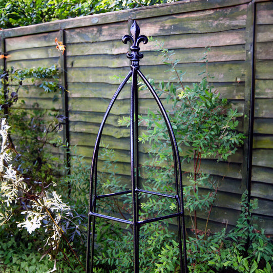 PoppyForge Gothic Obelisk