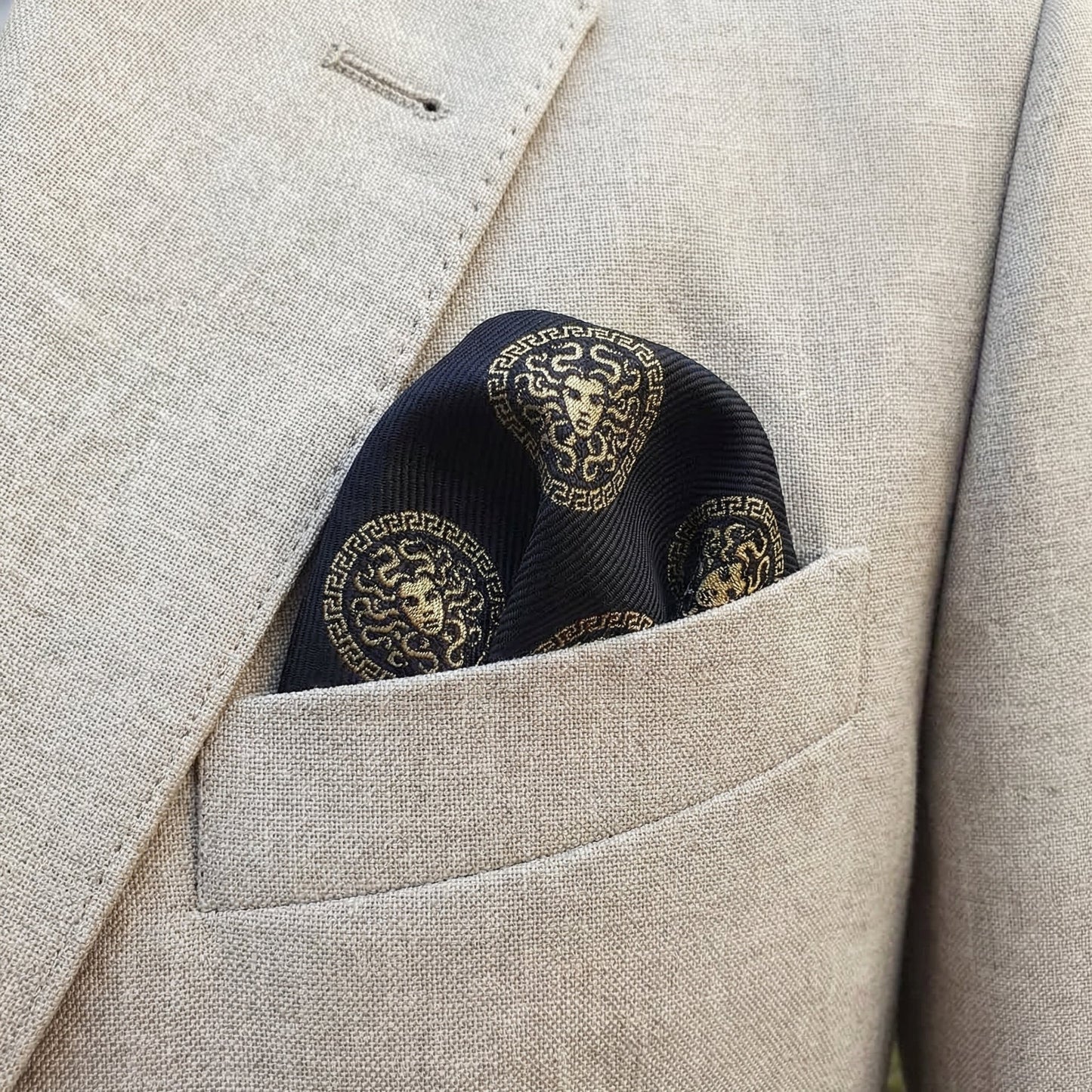 Medusa Pocket Square Black & Gold
