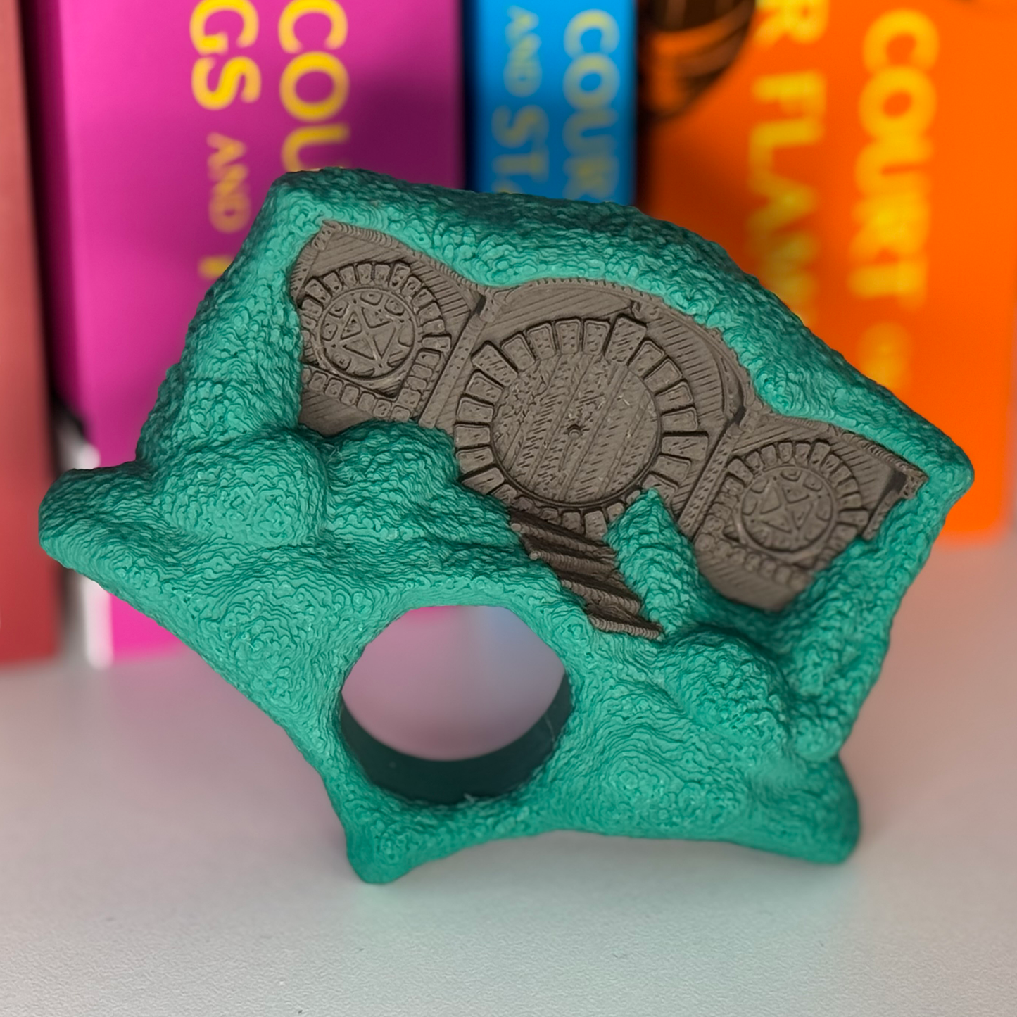 Shireville Book Page Holder | LOTR Thumb Ring | Hobbit Fan Gift | 3D Printed Reading Accessory
