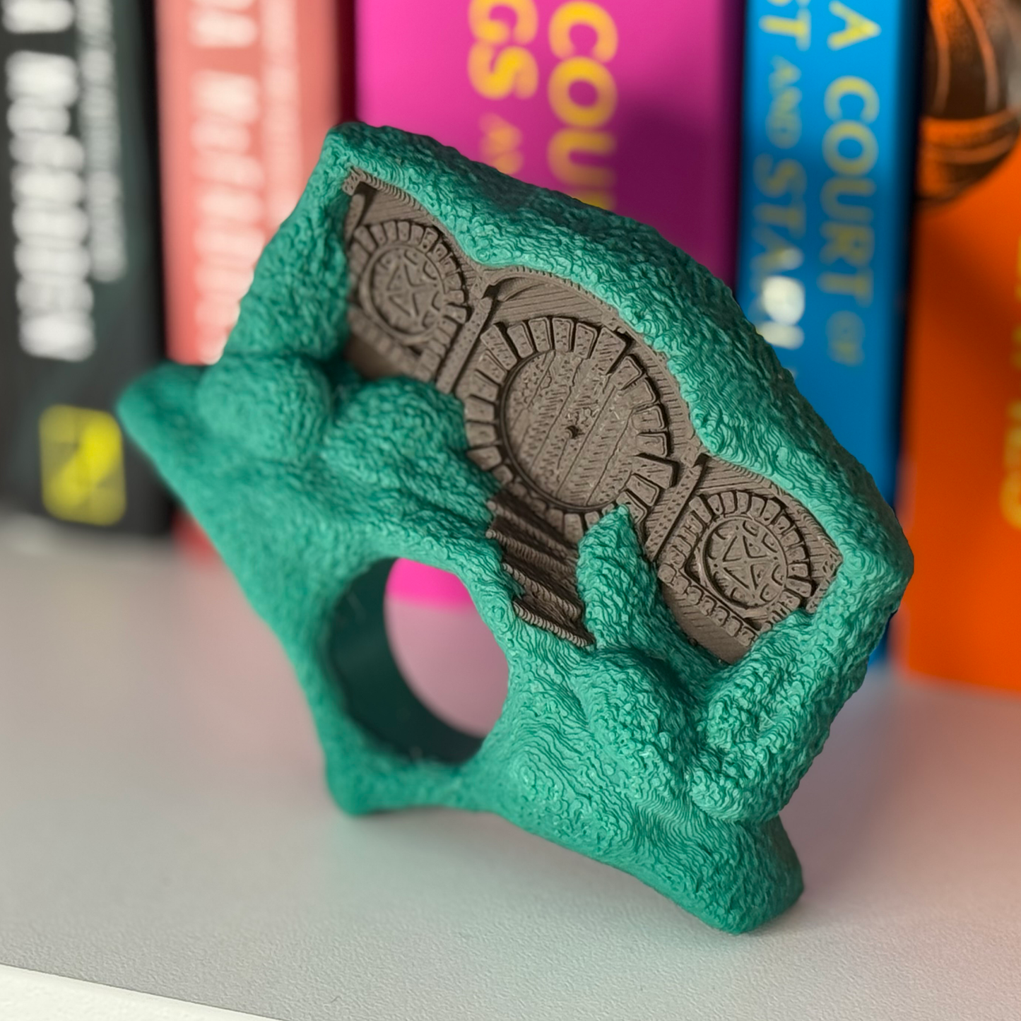 Shireville Book Page Holder | LOTR Thumb Ring | Hobbit Fan Gift | 3D Printed Reading Accessory