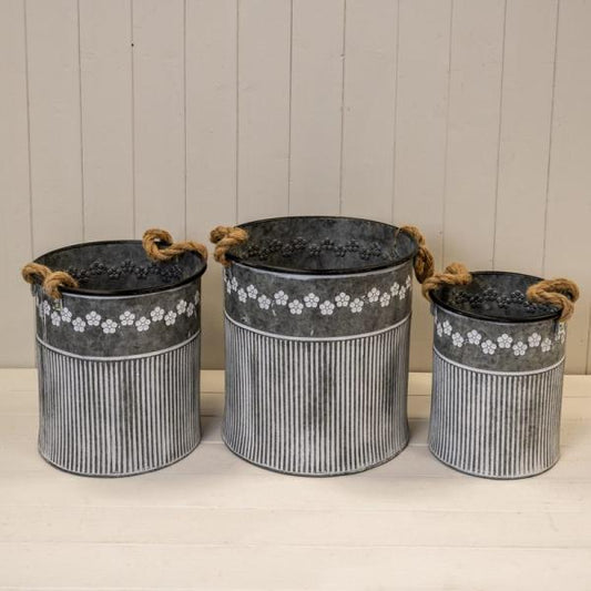 Set of 3 Zinc Planters Flower & Rib Design