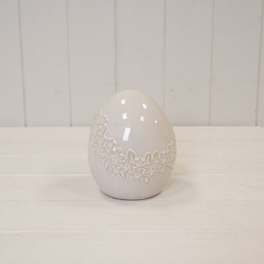 Large Ceramic Egg with Flower Garland 11.5cm x 11.5cm x 13.5cm