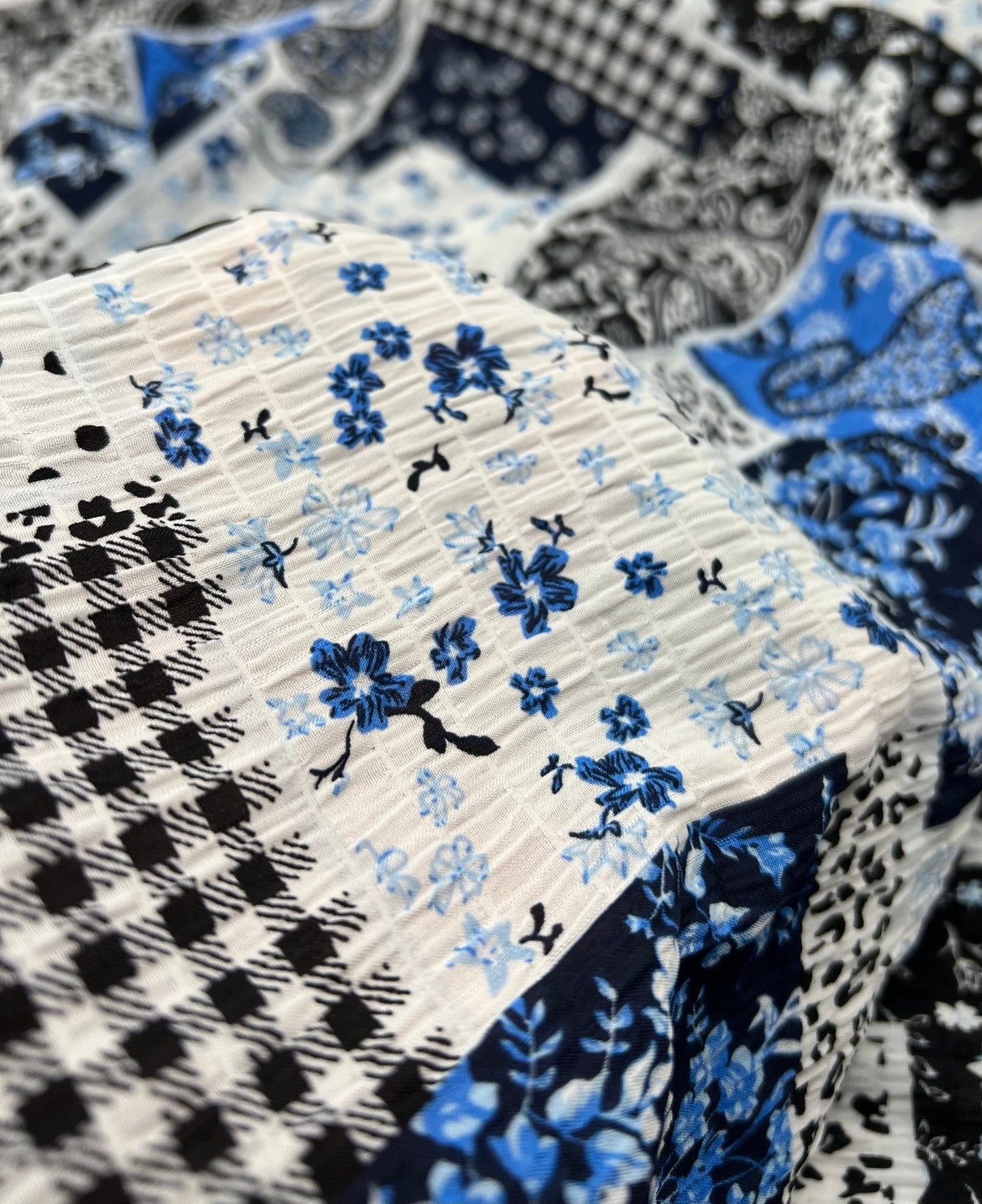 Patterned Lightweight Crinkle Crepe Non Stretch Fabric